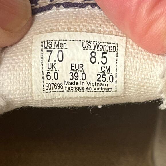 Vans Classic Rainbow Pride Slip-On Sneakers Women’s 8.5, Men’s 7 Canvas LGBTQ - Picture 6 of 7